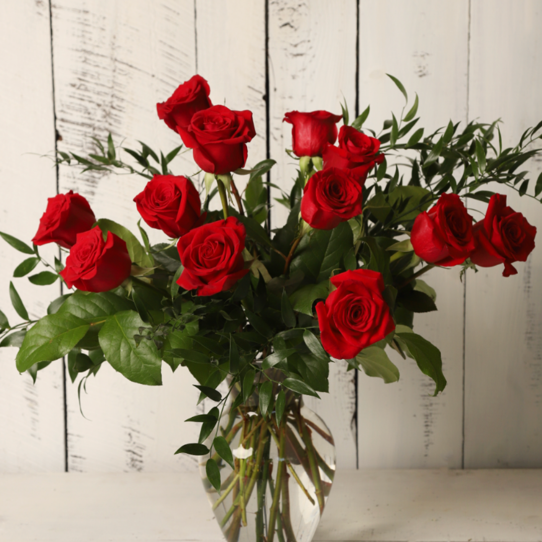 A Dozen Long Stem Roses flowerandtwine