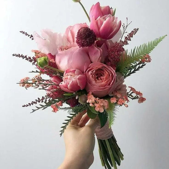 Upcycled Vase Arrangement: Mini flowerandtwine