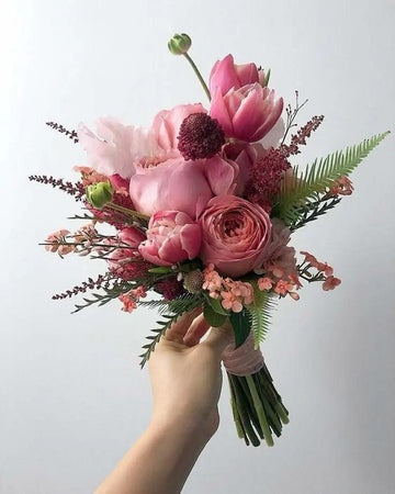 Upcycled Vase Arrangement: Mini flowerandtwine