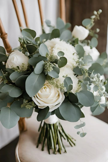 White Classic Handheld Bouquet